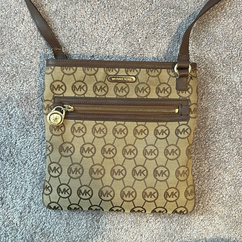 Michael Kors Crossbody purse